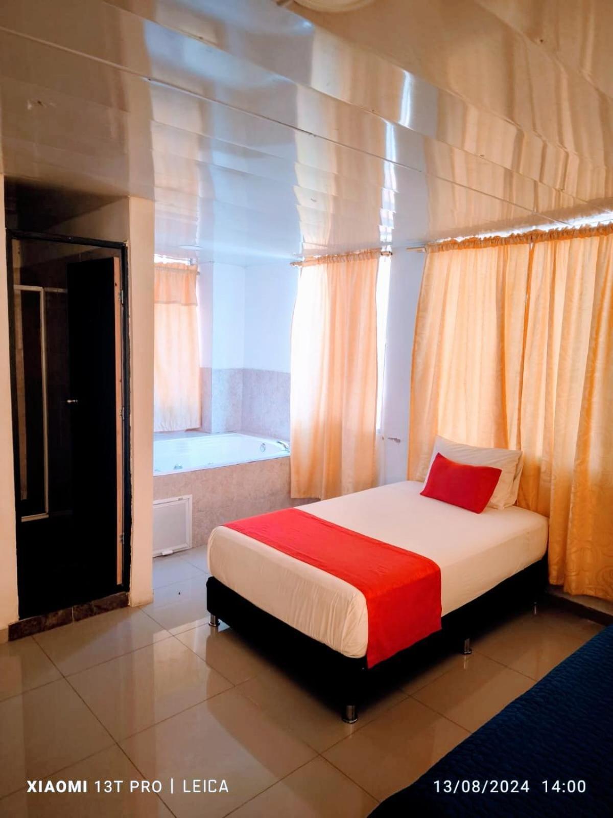 Hotel Cafe Plaza Tuluá Εξωτερικό φωτογραφία